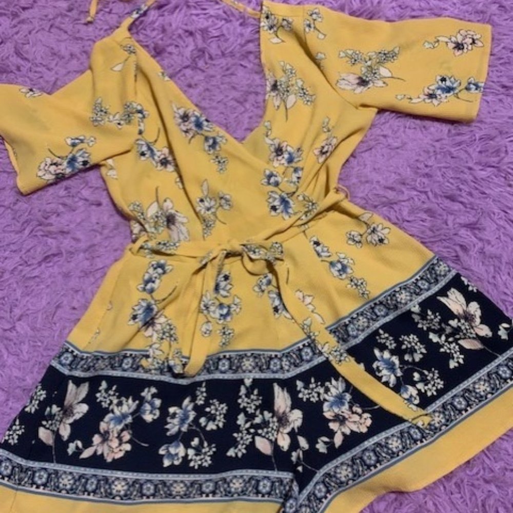 Romper !! YELLOW BLUE FLORAL SHORTS